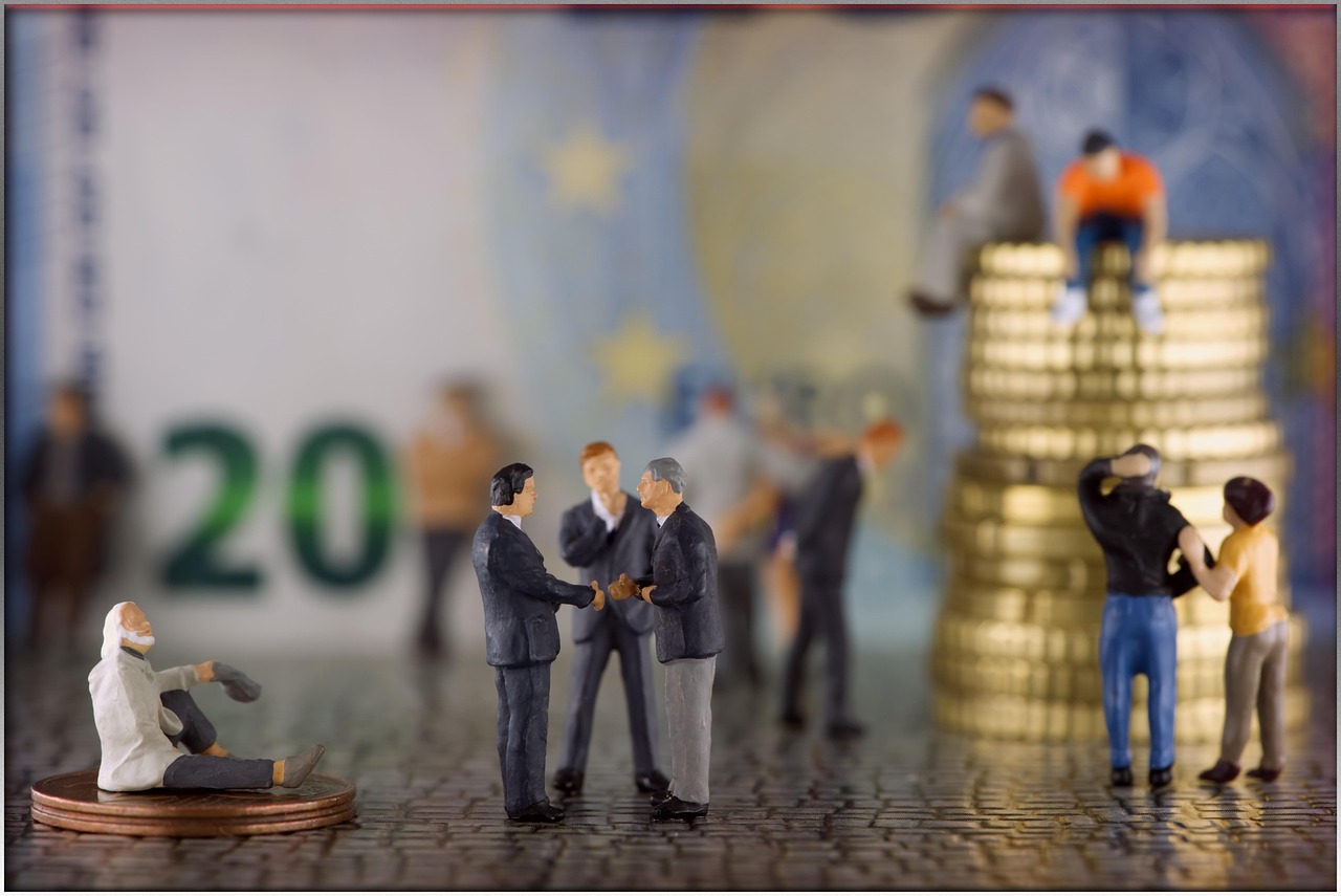 Grafico che mostra l'andamento delle pensioni di invalidità civile nel 2025 e i beneficiari.